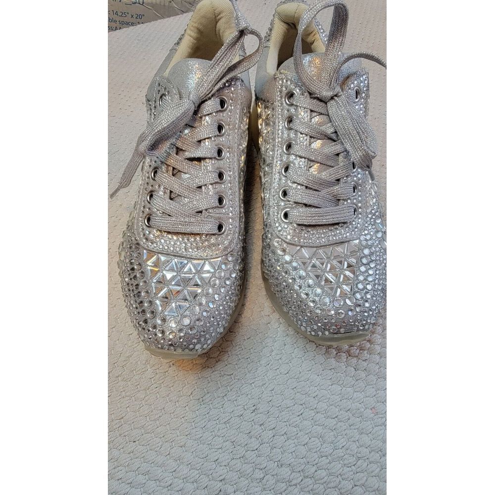 Women's Steve Madden Fancy Embellished Carissa Sneakers‎ Shoes (Size 8)